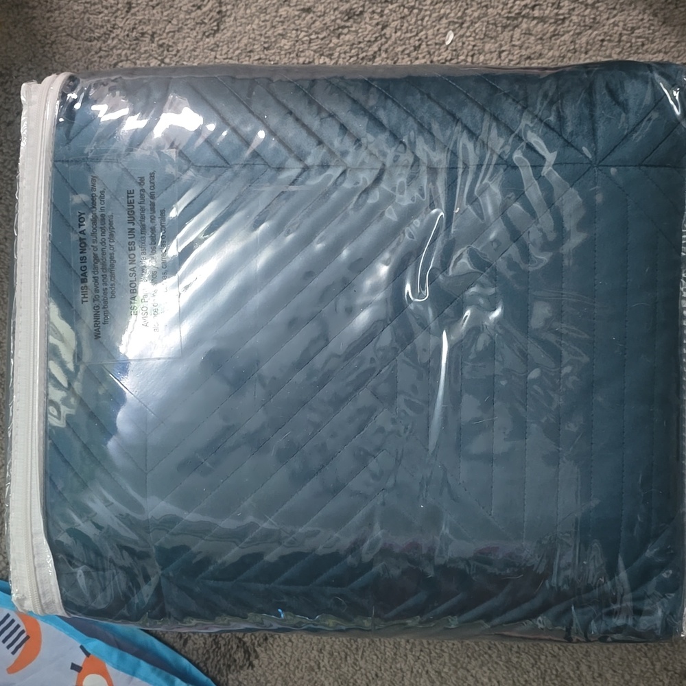 Barefoot Bungalow Riviera Velvet Modern Quilt Set, Teal, King - Reversible - Picture 9 of 10